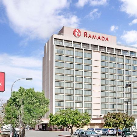 Ramada By Wyndham Reno Hotel & Casino Exterior foto