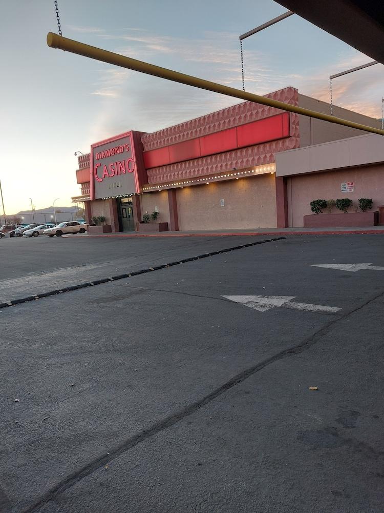Ramada By Wyndham Reno Hotel & Casino Exterior foto