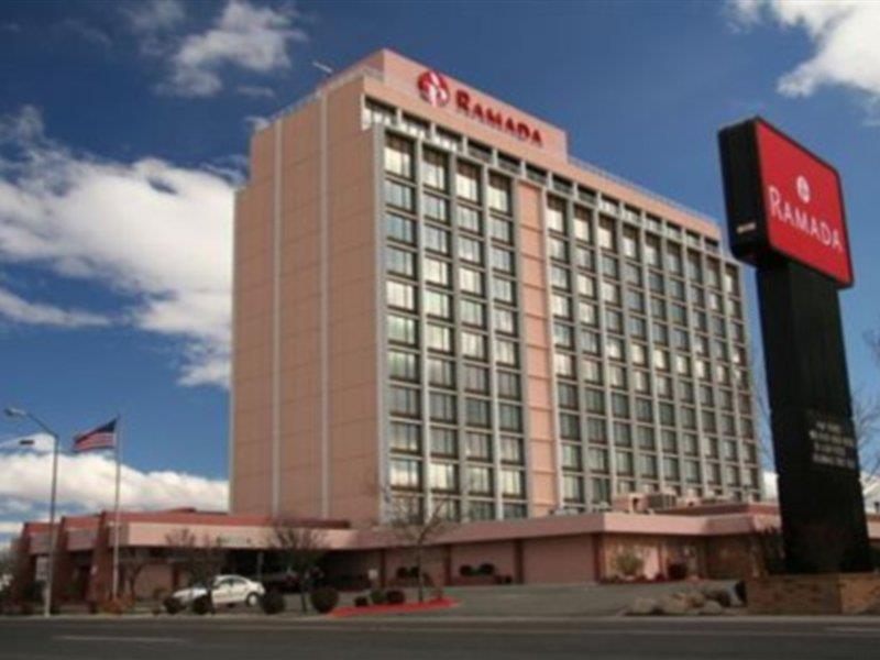 Ramada By Wyndham Reno Hotel & Casino Exterior foto